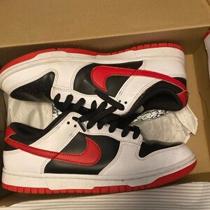 Nike dunks 8M